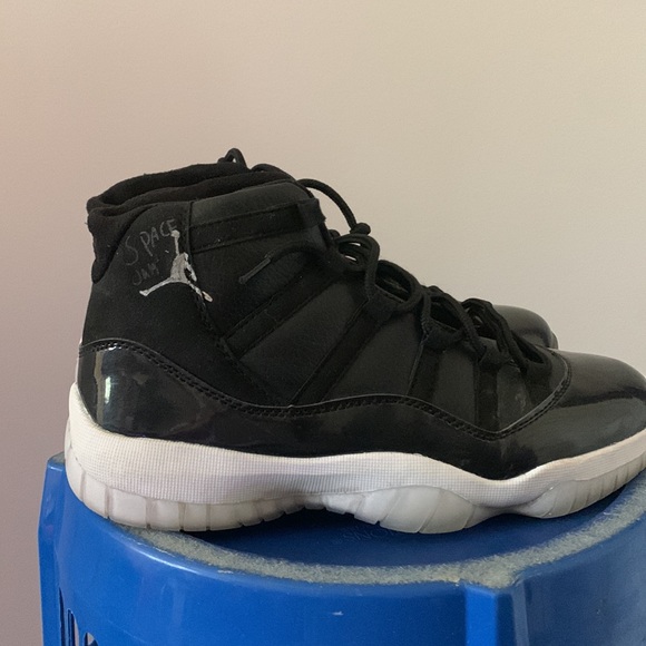 Shoes - Picture 3 of 5